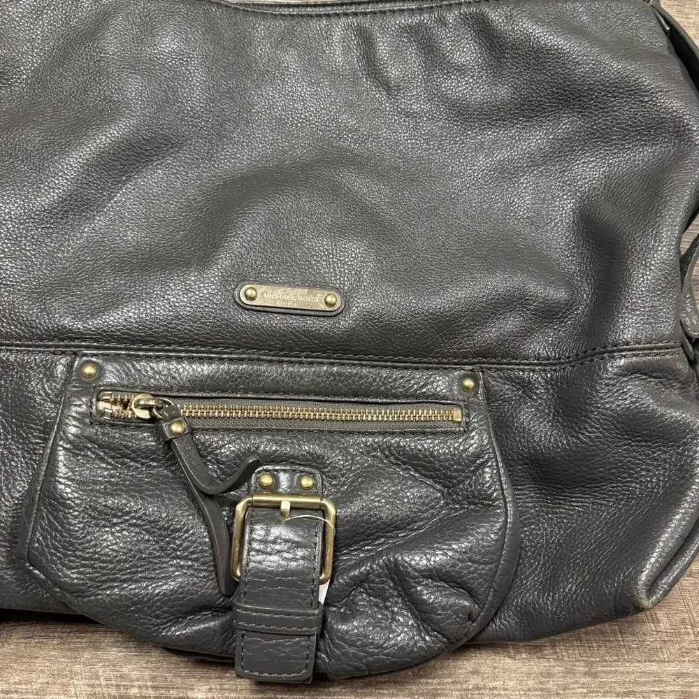 Michael Kors Austin Hobo Bag In Grey Pebbled Leather